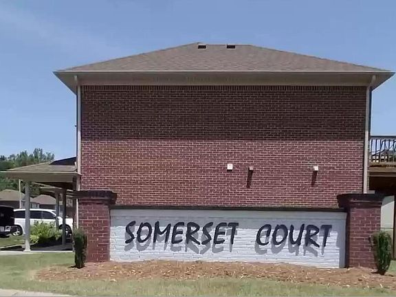 2nd image of 101 Somerset Ct #902