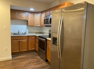 25780 Longforest Dr, Chantilly, VA 20152