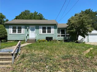 9 Shore Dr, Griswold, CT 06351