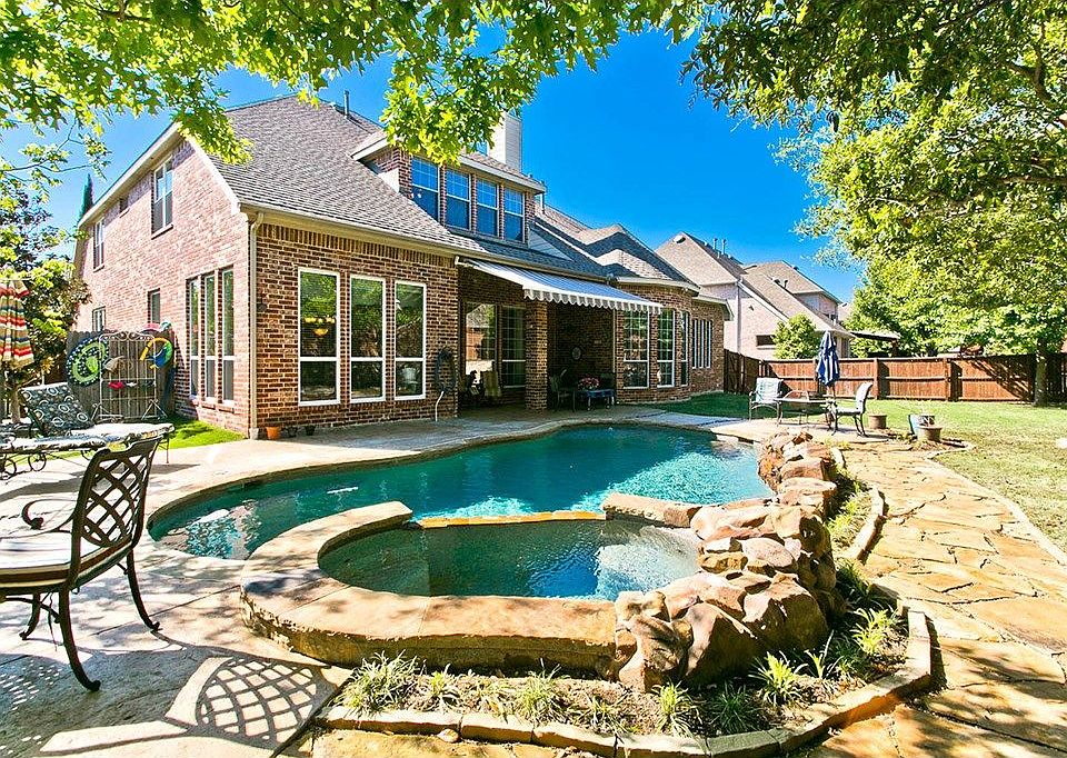 1st image of 1013 Woodcliff Dr