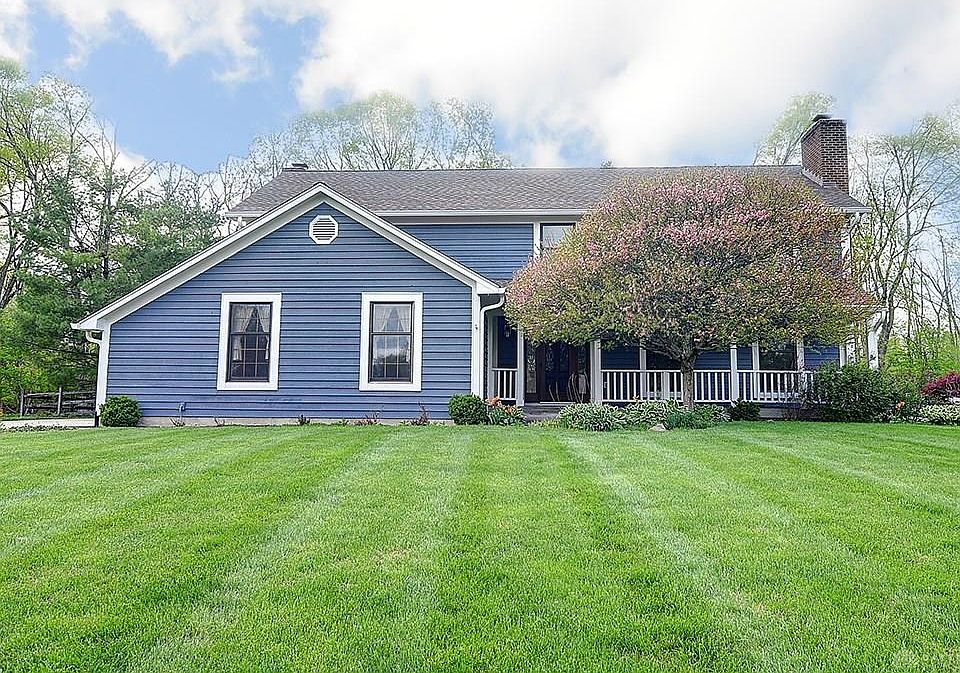 1st image of 9463 Meadow Woods Ln