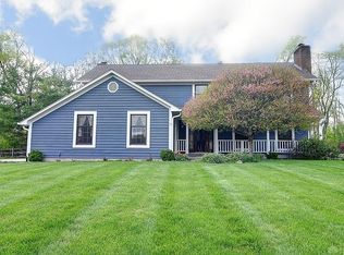 9463 Meadow Woods Ln, Centerville, OH 45458