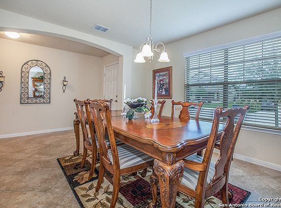 5th image of 634 Kingbird Pl