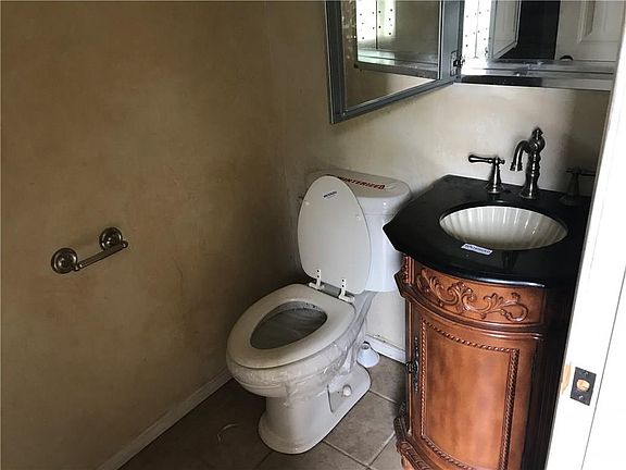 2nd image of 603 N Washington Ave