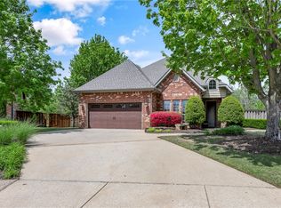 1117 NE Saint Ives Rd, Bentonville, AR 72712