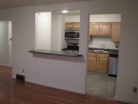 3rd image of 3801 Sturbridge Ct APT A1