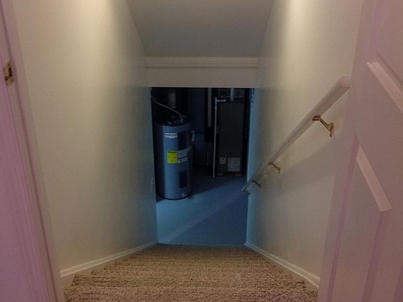 5th image of 836 Highland Ave