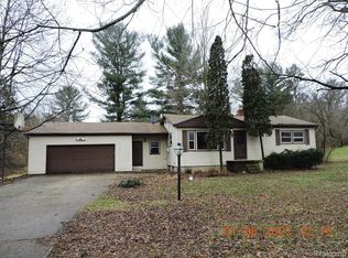 5084 Green Arbor Dr, Genesee, MI 48437