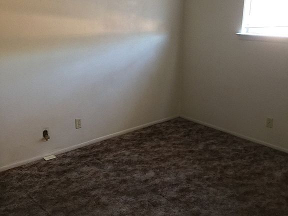 4th image of 402 Cornell Dr SE APT 8