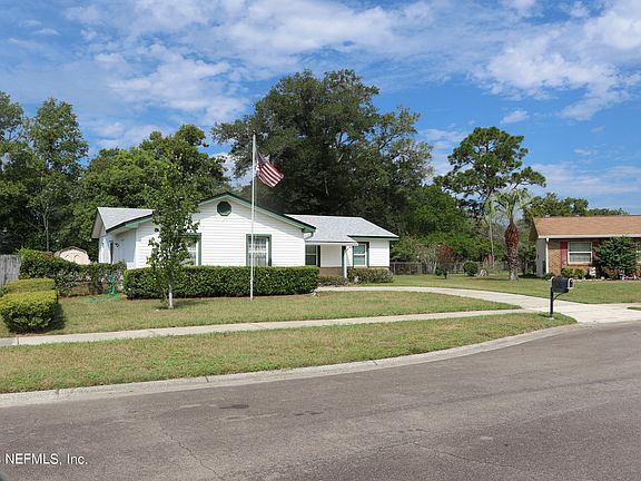 3rd image of 8170 CHAUCER Court