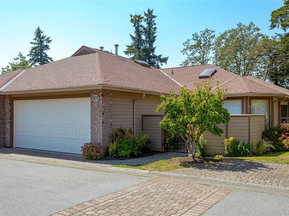 4515 Pipeline Rd #901, Saanich, BC V8Z 5M3