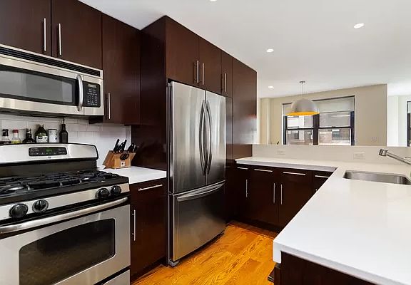 2nd image of 415 E 52nd St APT 11CB