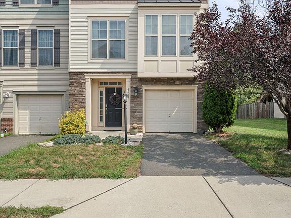 2nd image of 42632 Galbraith Sq