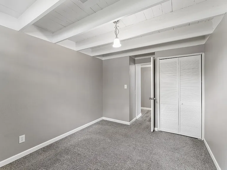 4842 Locust Ave — Photo 7