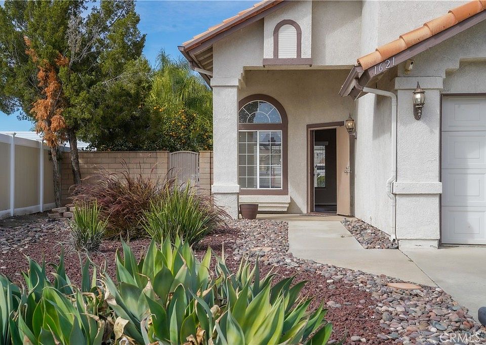 1st image of 1621 Monterey Way