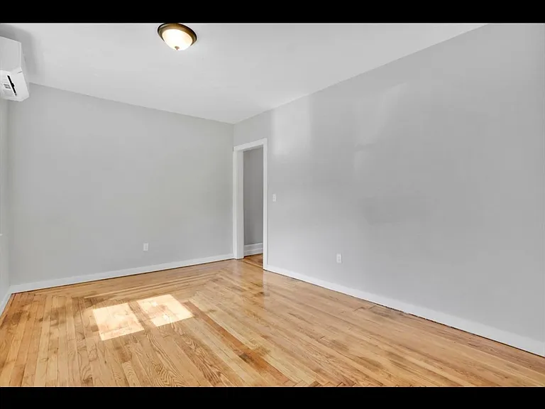 13 Canal St #A — Photo 9