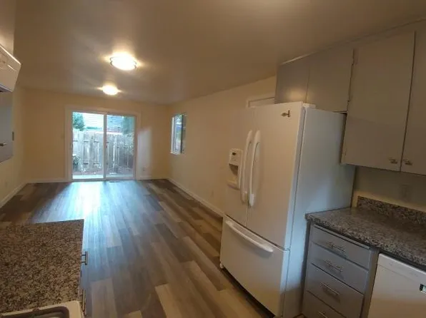 18053 1st Ave NE, Seattle, WA 98133