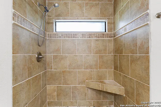 6726 Country Field Dr — Photo 15