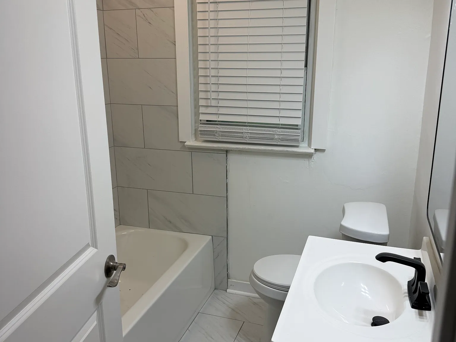 3 bed, 1350 sqft, $1,600 — Photo 3