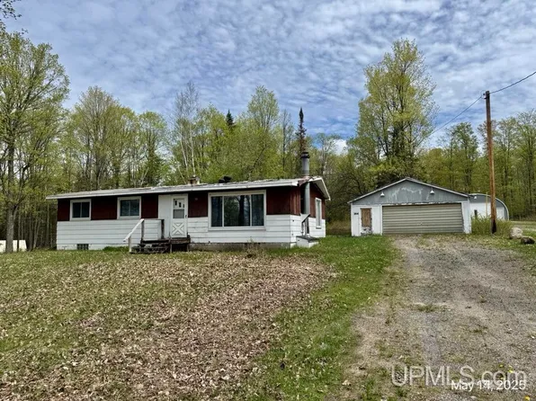 144 N Trybom Dr, Iron River, MI 49935