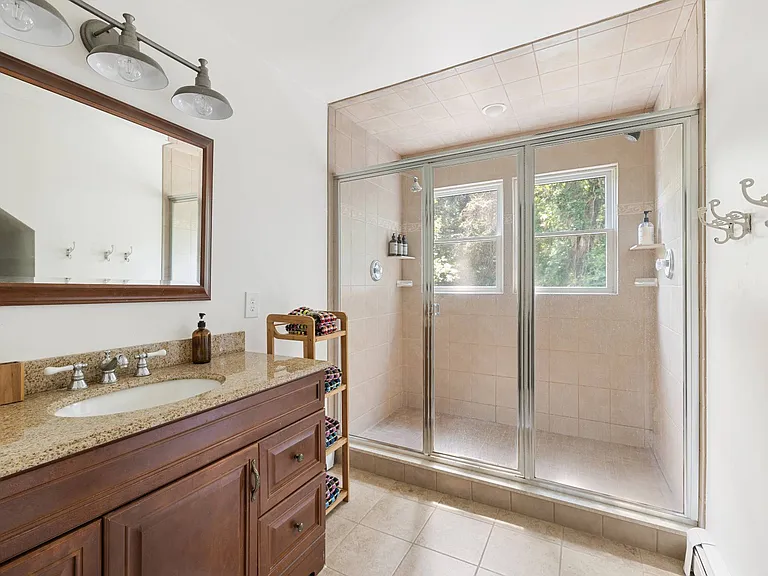 312 Noyack Rd — Photo 16