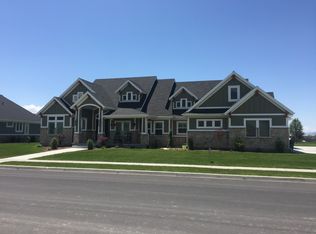 1820 S Kerrybrook Dr, Kaysville, UT 84037