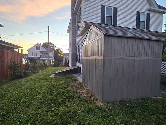3rd image of 21 Smith Ave