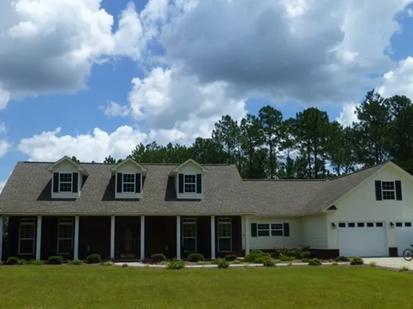 239 Corey St, Baxley, GA 31513