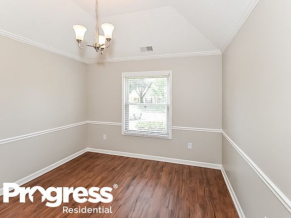 5th image of 380 Ann Marie Dr