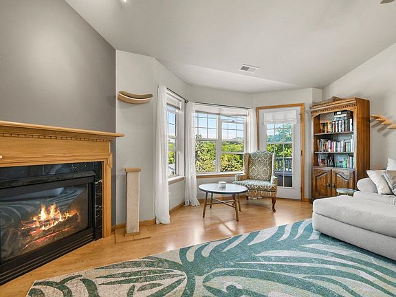 3rd image of 3134 Dorchester Way APT 4