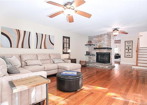 3rd image of 6800 Queensberry Dr