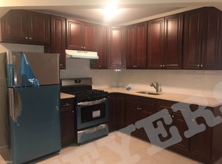 907 E 221st St, Bronx, NY 10469