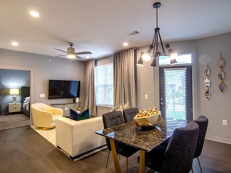 The Pointe North Hills — Photo 5