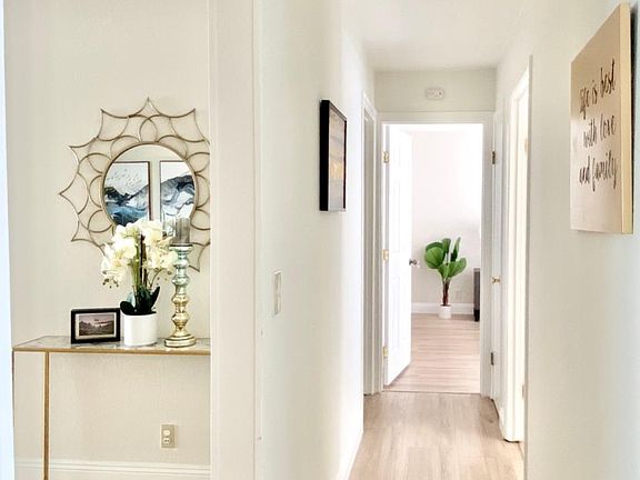 5th image of 972 Kiely Blvd Unit A