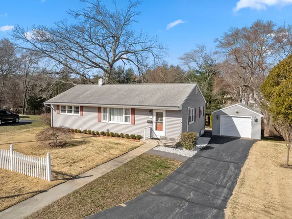 12 Graham Street, Waterford, CT 06385
