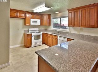 8746 N Seward Ct, Portland, OR 97217
