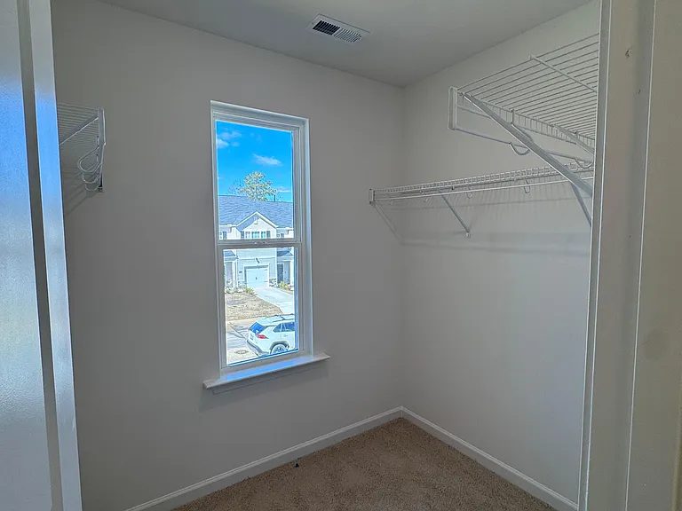 123 Starlight St — Photo 9