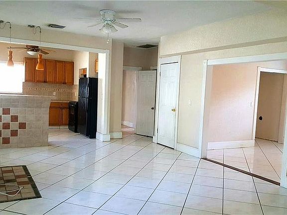 3rd image of 2411 2nd Ave N