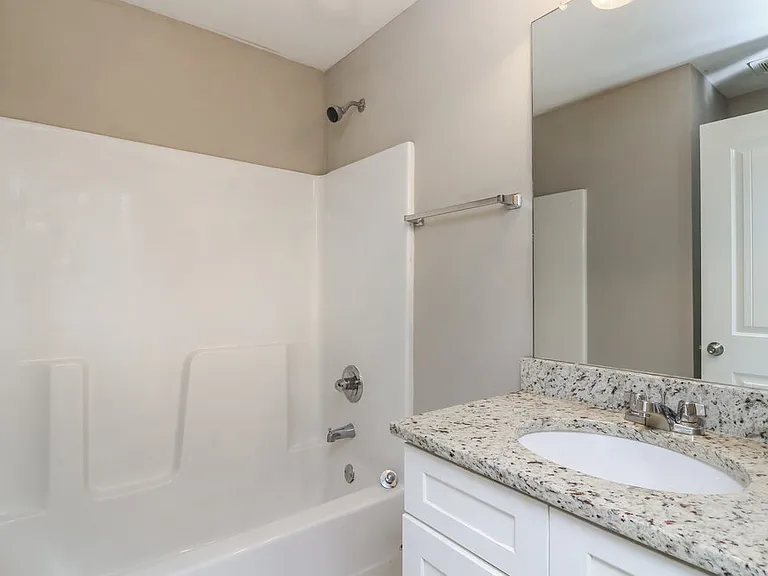 634 Fieldcrest Dr — Photo 16