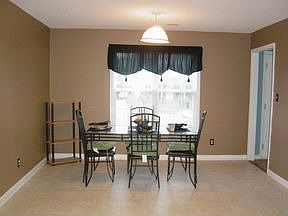 4th image of 203 Collinswood Ln