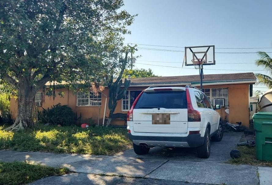 1st image of 1350 NW 171st St