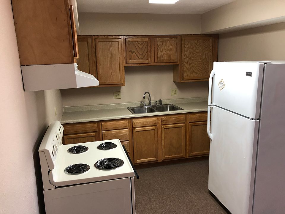 2nd image of 216 W Spring St #2