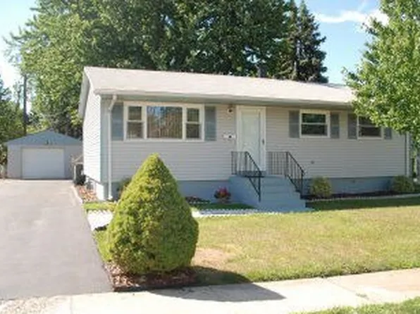 900 Young Pl, Frederick, MD 21702