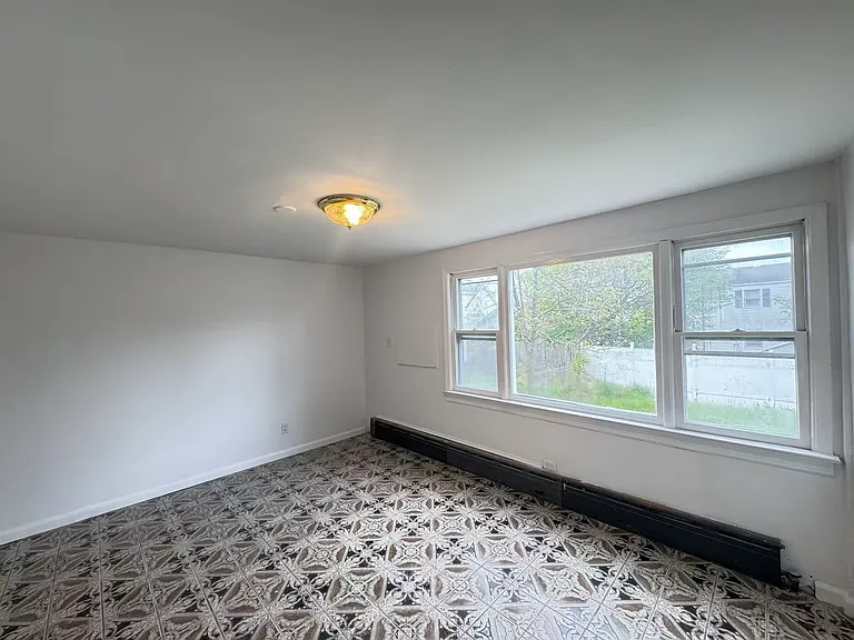 18 Beal St #1 — Photo 8