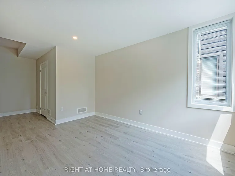 1960 Dalmagarry Rd #34 — Photo 4