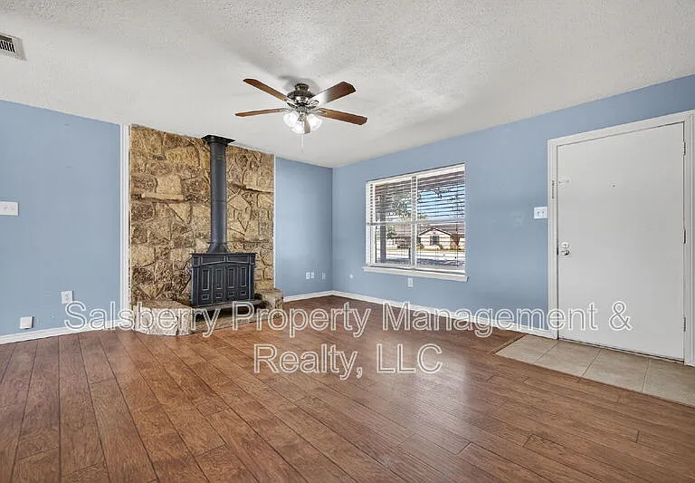 1113 Gifford Dr — Photo 8