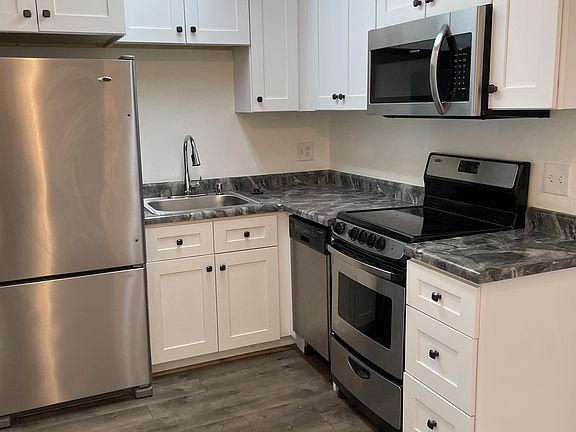 3rd image of 330 E 700 S Unit 1
