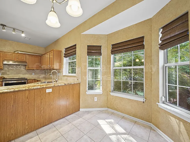 2812 Redfield Dr — Photo 15