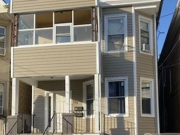16 Wegman Pkwy, Jersey City, NJ 07305