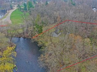 609 Elm St, Waupaca, WI 54981